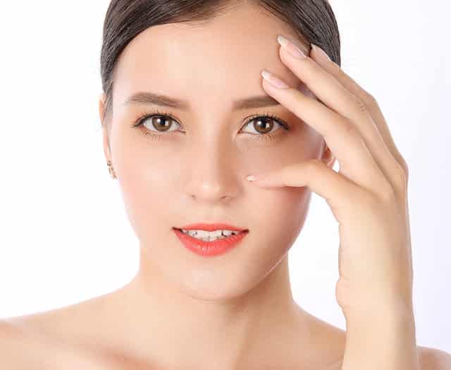 c罗和红西装梅西同台出场视频